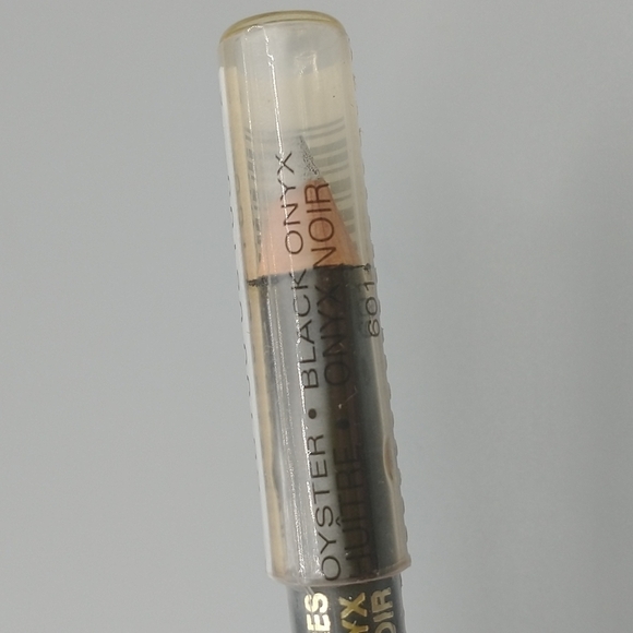 Max Factor Eye Designer Shadow Liner in 601 Oyster/Black Onyx NWT - Picture 2 of 3